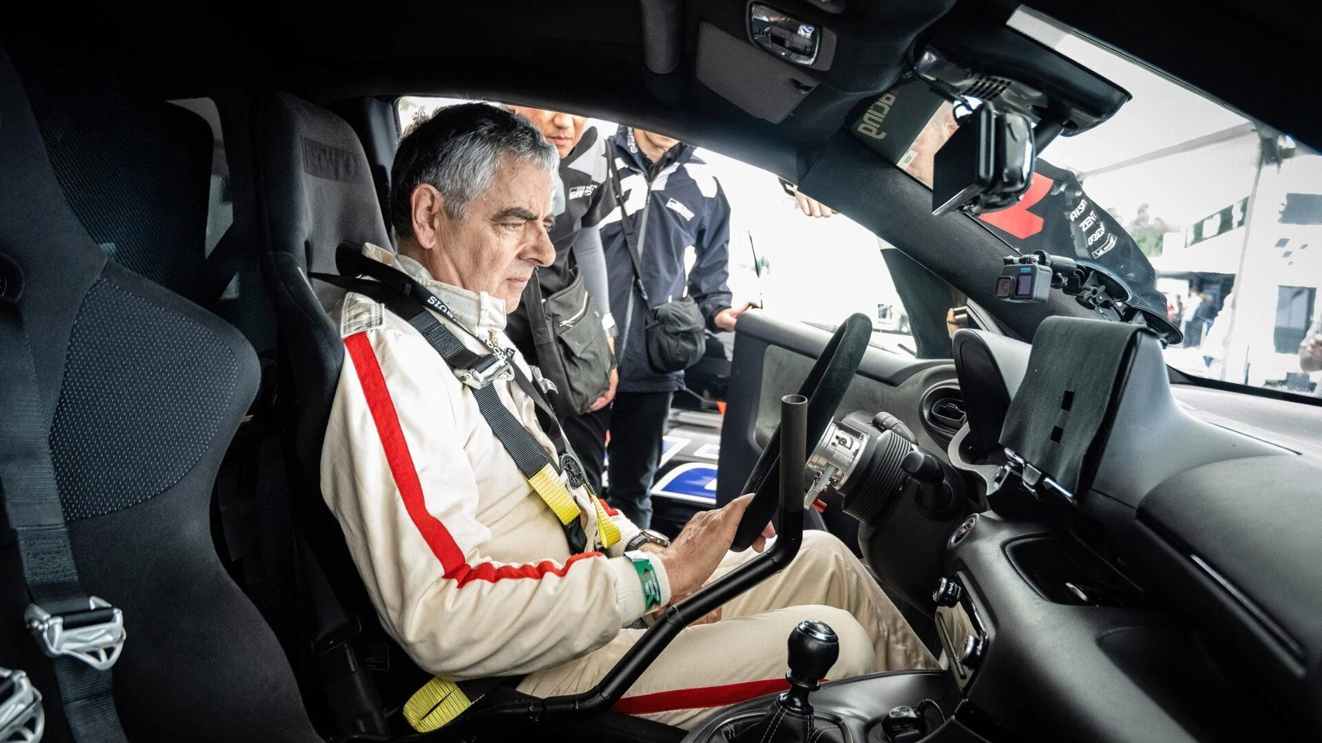 H2 Grand prix Rowan Atkinson Drives Hydrogen powered Race Car at